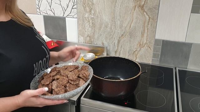 Узбекский хлеб, закуска из печени и чечевичная похлёбка. Кухня с историей. 1 выпуск смотреть онлайн