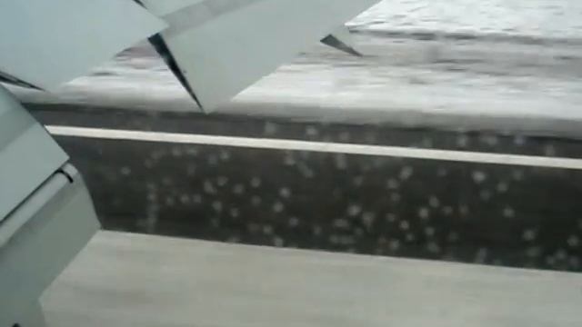 Landing at the Zvartnots airport смотреть онлайн