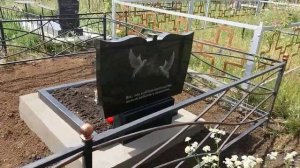 Памятник из гранита на могилу двойной горизонтальный Бельцы 069008090