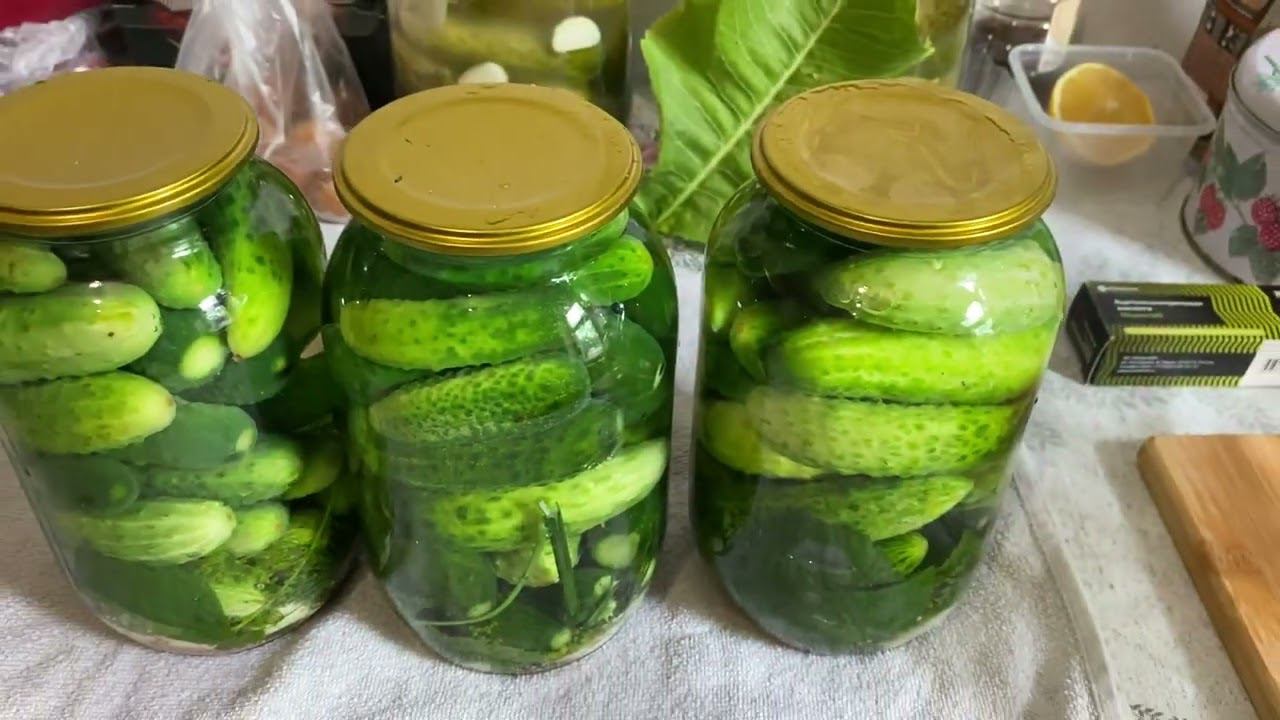 Популярные рецепты огурцов на зиму. Салат зимний король из огурцов на зиму. Консервирование резаных огурцов. Огурцы по польски заготовки на зиму. Огурцы по-польски на зиму.