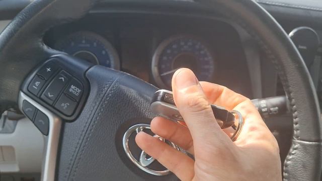 КЛЮЧ ТОЙОТА СИЕННА 2018 КУПИТЬ ДУБЛИКАТ ЧИП КЛЮЧА ЗАЖИГАНИЯ. TOYOTA SIENNA ПРИВЯЗКА АВТОКЛЮЧА