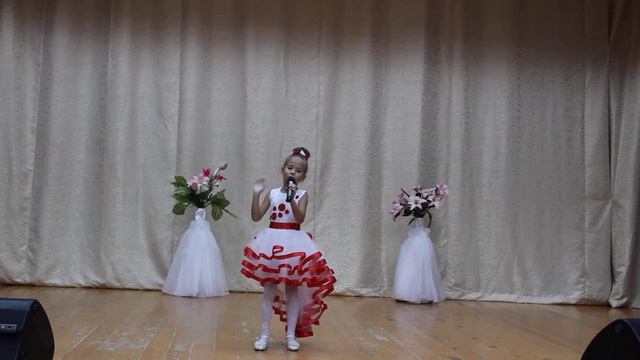 Герасимова Юлия. Песня "Здравствуй счастье" (ДК Фряново)