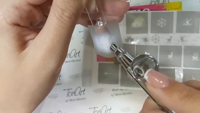 Белый френч.Зимний дизайн ногтей.Снежинки на ногтях.Аэрография смотреть онлайн