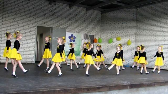 Танец маленьких утят.Dance of little ducks. смотреть онлайн