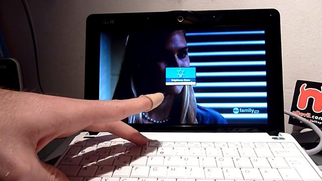 Asus Eee PC 1001P HD Video Photoshop und Counterstrike Test