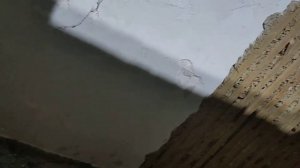 Убираю старую штукатурку с потолка