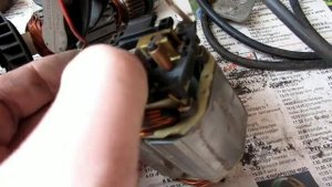 Разборка и ремонт болгарки BOSCH. Зависли щетки.