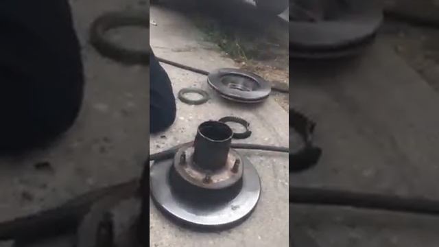 Ford bronco 1994 how to separate rotor from hub w abs ring смотреть онлайн