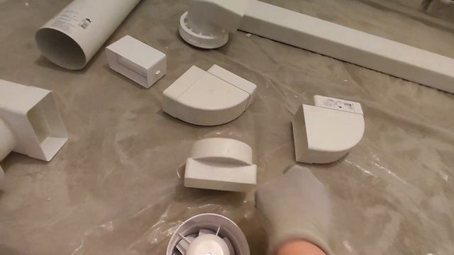 Вытяжка в раздельный санузел хрущёвки. Встроенный вентилятор, обратный клапан и отводы