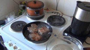 Жарим правильно мясо. Здоровая пища и еда.