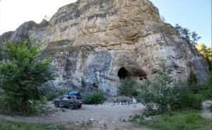 Скала Калим-Ускан. Пещера Салавата Юлаева. На Ниве по Башкирии.