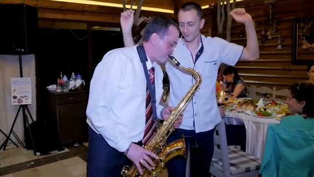 Саксафонист-красивые песни