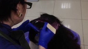 Окрашивание волос в фиолетовый цвет. Осветление черного цвета и тонирование в насыщенный баклажан