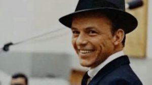 Frank Sinatra - Strangers In The Night (Subtitulada Inglés/Español)