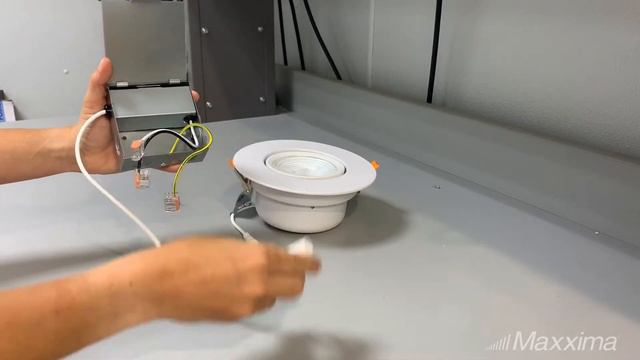 Maxxima 6" Adjustable Slim Recessed LED Gimbal Downlight, Canless IC Rated, 1000 Lumens, Warm White смотреть онлайн