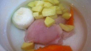 Суп с куриной грудкой и гречневой лапшой