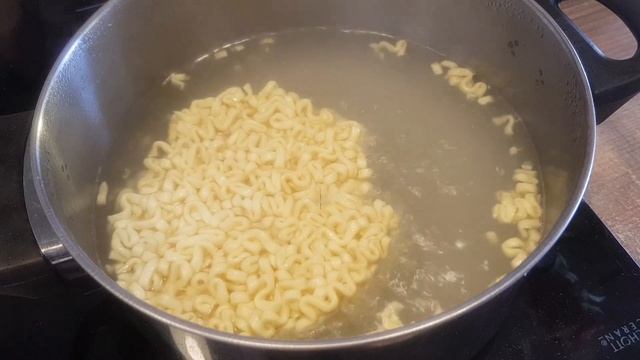 ОБЗОР НА ДОШИК SAMYANG BULDAK СО ВКУСОМ КАРБОНАРЫ | НЕ ВЕДИСЬ НА ВНЕШНОСТЬ КУРИЦЫ! смотреть онлайн