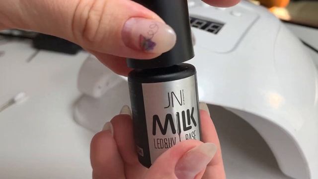 Французский маникюр на себе | Маникюр левой рукой смотреть онлайн