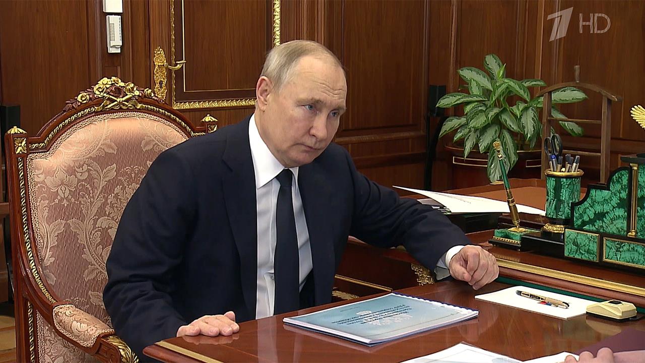 Владимир Путин принимает руководителей четырех новых российских регионов
