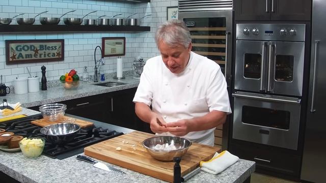 How To Cut The Most Common Vegetables | Chef Jean-Pierre смотреть онлайн