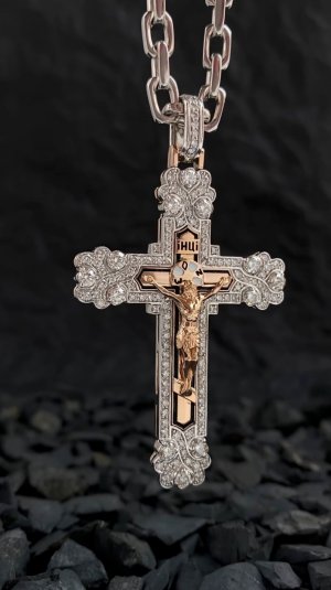 Большой крест из золота с бриллиантами