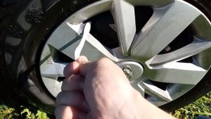Как вымыть колпаки колес авто? - проверенный способ