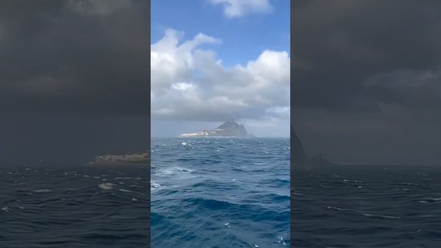 这里是直布罗陀海峡，地中海和大西洋唯一的出口 This is the Strait of Gibraltar,