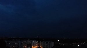 Ночная гроза красивейшее видео, молнии в небе на горизонте
