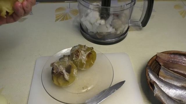 Авторский форшмак с печёным яблоком и сельдью пряного посола,