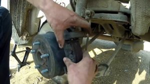 Как заменить задние тормозные колодки Toyota Camry  /   How to replace rear brake pads.