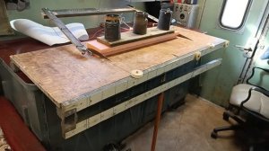 Режем детали крыла из пенопласта нихромовой проволокой своими руками на специальном столе