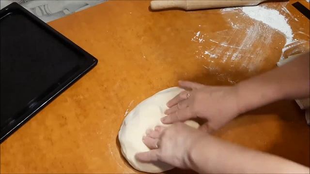 Как приготовить домашние нежные булочки с сахаром, простой рецепт смотреть онлайн