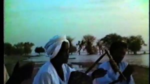 الفنان النوبي حسين وقيع الله علي النيل الأبيض 1985  تصوير عبد الناصر يوسف sudan nubian 3