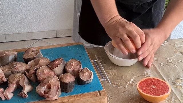 Как вкусно приготовить СТЕЙК Акулы!!! Шашлык из Акулы (Катран) смотреть онлайн