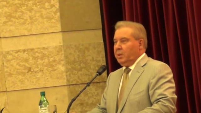 Леонид Полежаев уходит с поста губернатора