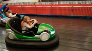 Малышка герой/Прокалываем ушки/Аттракционы