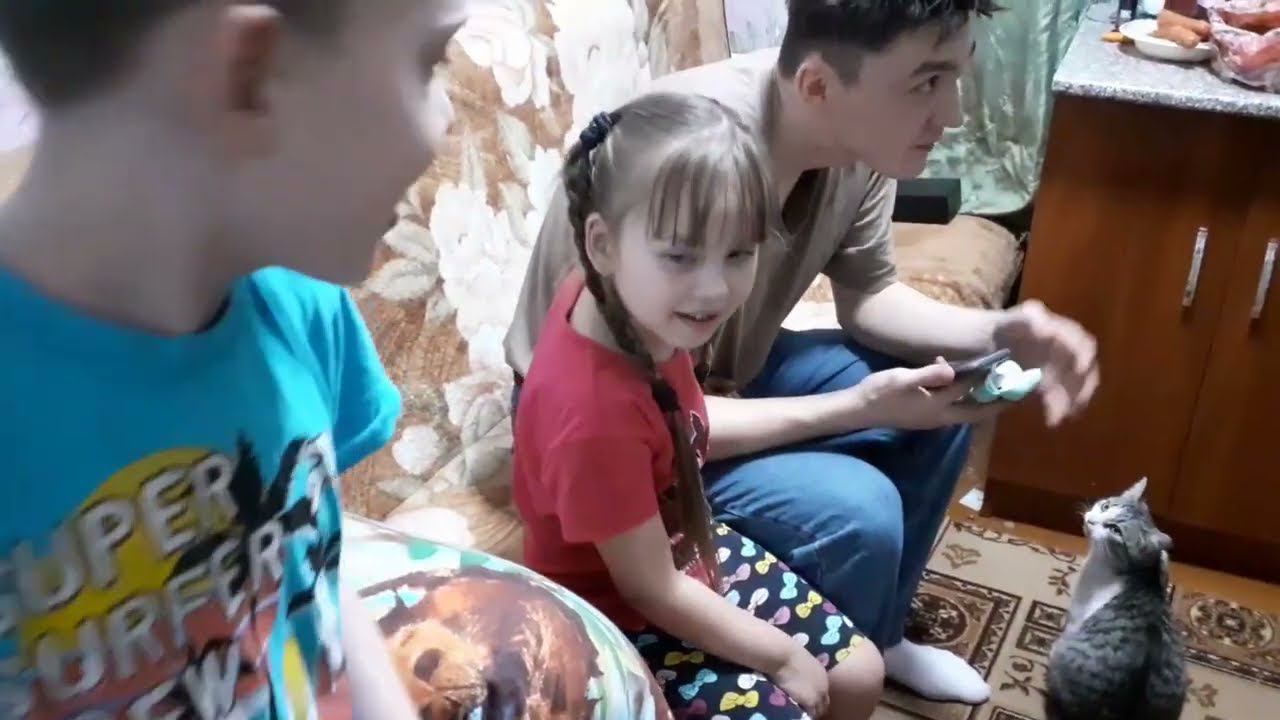 379/Покупки к весне для сыночка.Приехал братишка.Испекла хлеб.Вероника наготовила вкусняшек.