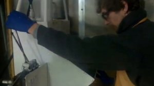 Вешенка. Гидравлический пресс для формовки грибных блоков в работе