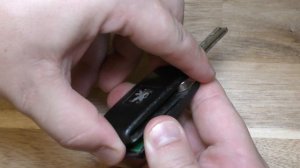 EASY - Peugeot Key Fob Battery Replacement 207 307 308 407 - DIY