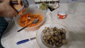 Морковь по - корейски с грибами.