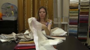 #321. Какие шторы выбрать под белую мебель и светло-бежевые стены в гостиную? Варианты легких штор