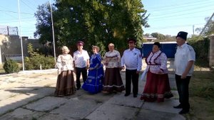 "Скакал казак через долину", народная песня