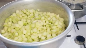 Отличный кетчуп из кабачков. Готовьте. Не пожалеете.