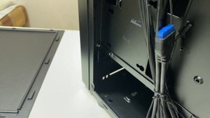 Бюджетный корпус, рвущийся в ТОП! THERMALTAKE Versa H17