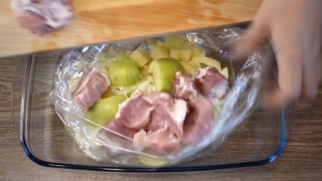 Как сделать тушеную картошку в два раза вкуснее! Картошка с мясом. Очень вкусно!