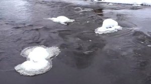 River and ice \\ Река и лёд