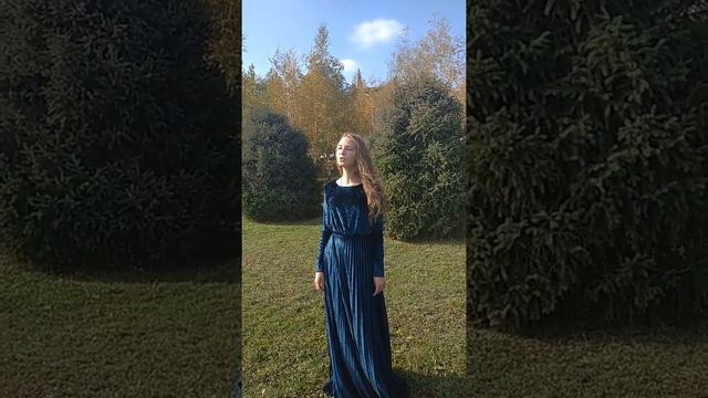 Страна читающая — Маргарита Колесникова читает произведение «Отговорила роща золотая...» С.А.Есенин смотреть онлайн