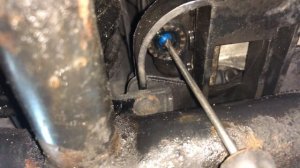 Обломался болт сливная пробка радиатора BMW X5 E53 radiator drain plug broke down