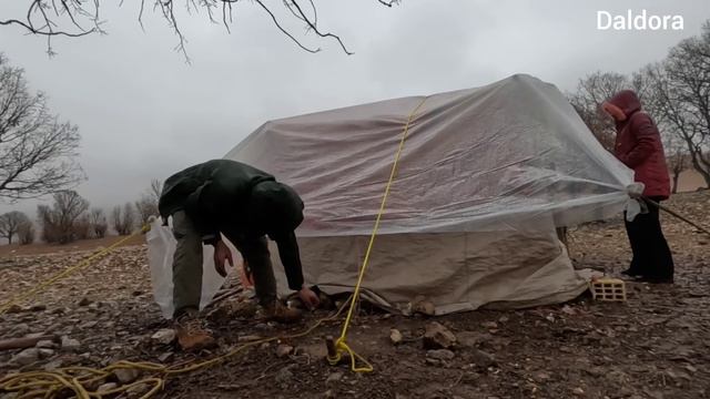 "The Dazzling Hunter: Saving a Family on a Cold and Stormy Day" смотреть онлайн