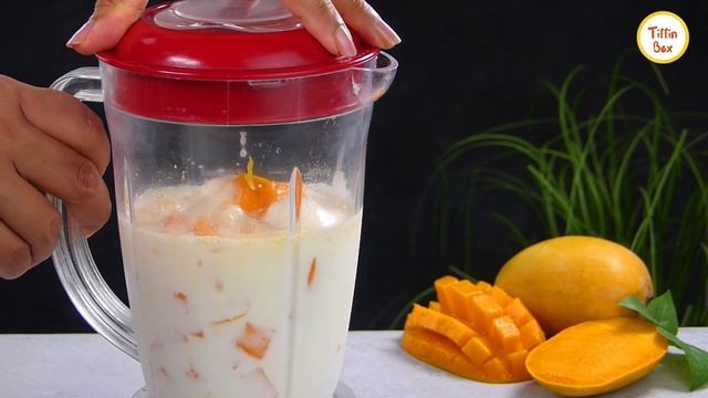Super Yummy Mango Milkshake, Summer Drinks recipe by Tiffin Box | Fresh Mango shake, mango smoothie смотреть онлайн